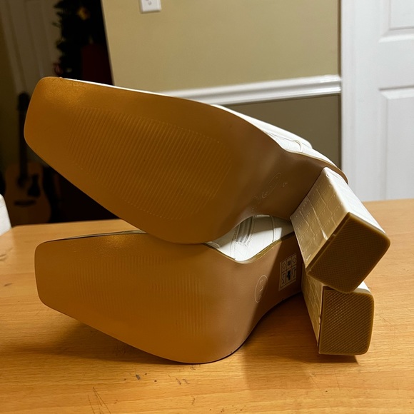 Pretty Little Things White Patent Ankle Boot 7 - Picture 4 of 12